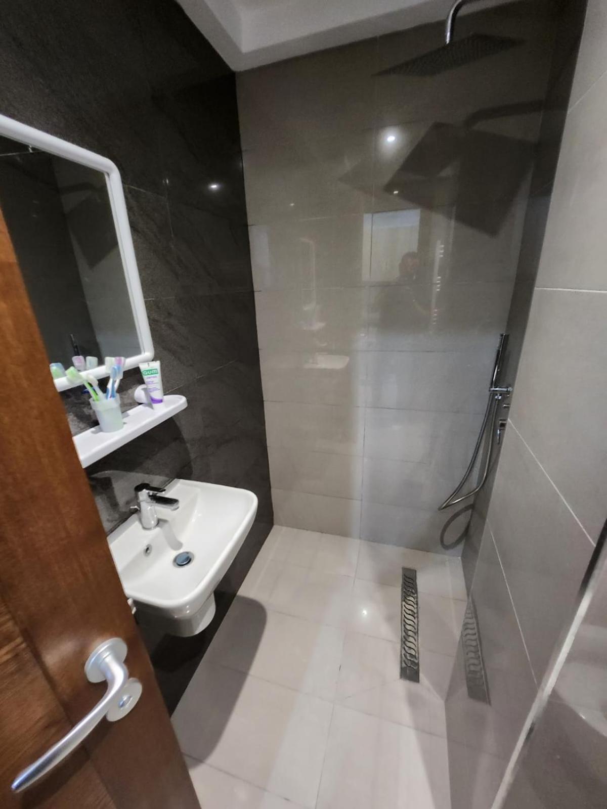 Апартаменти Elegant S1 Meuble Garde A Ariana -Tunis Екстер'єр фото